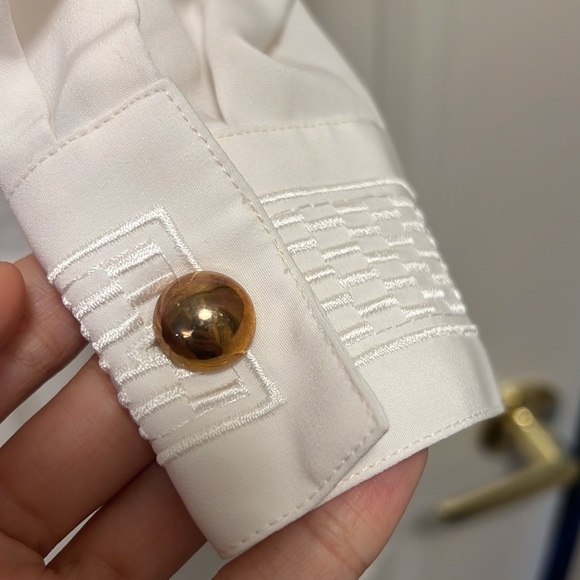 Vintage white collared blouse with gold button details - Picture 5 of 5